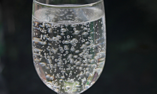 Минералка вызывает опасные недуги, предупредили медики